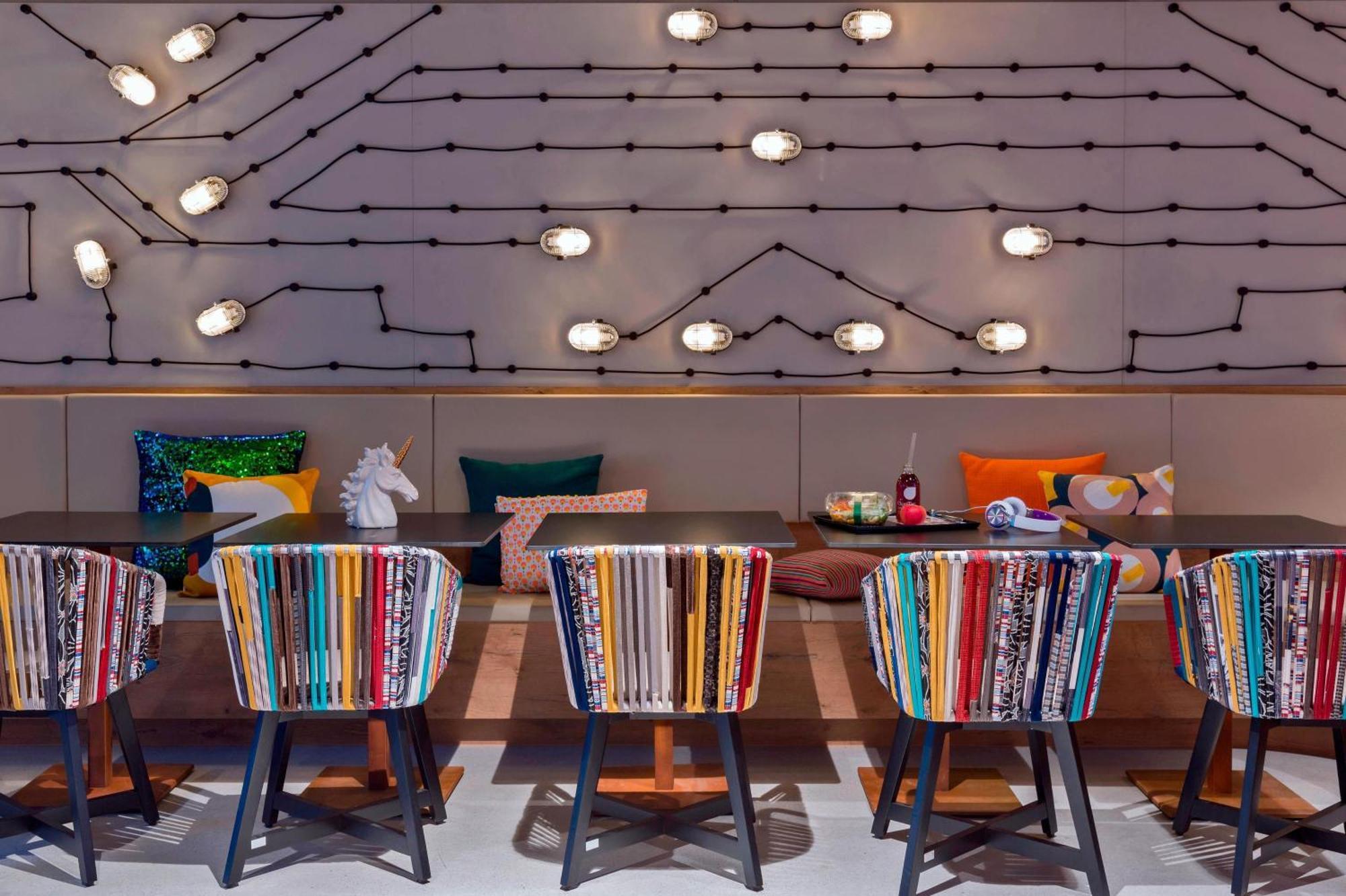 Moxy Frankfurt Center 3* Frankfurt am Main