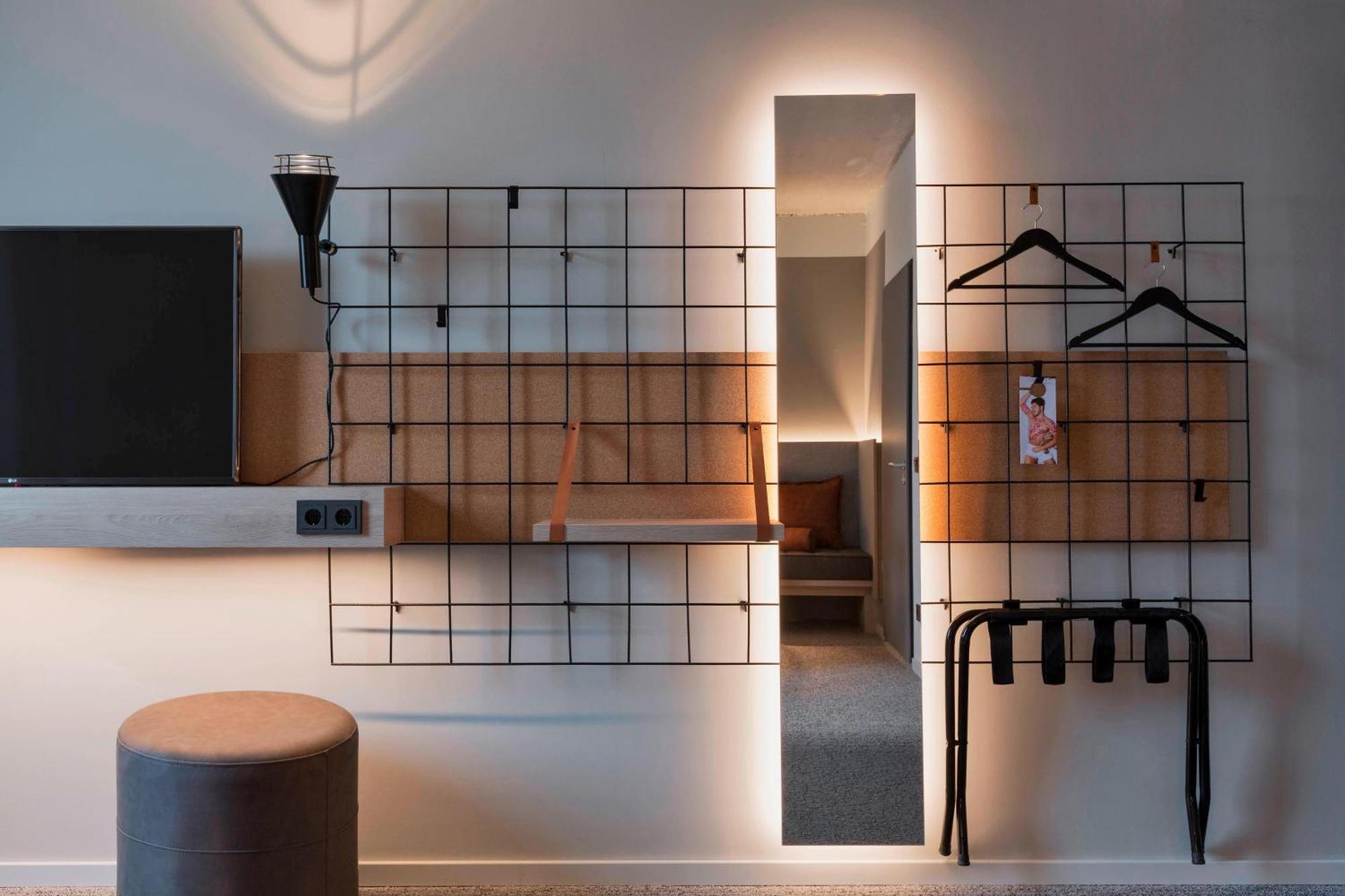 Moxy Frankfurt Center Hotel