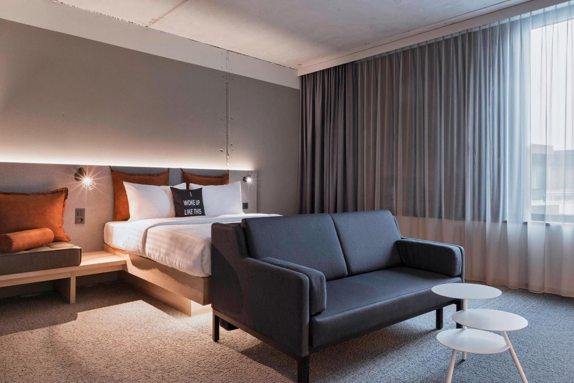 Moxy Frankfurt Center Hotel